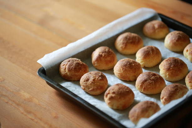 Pandesal (Fluffy Filipino Bread Rolls) Recipe | Iscleecam