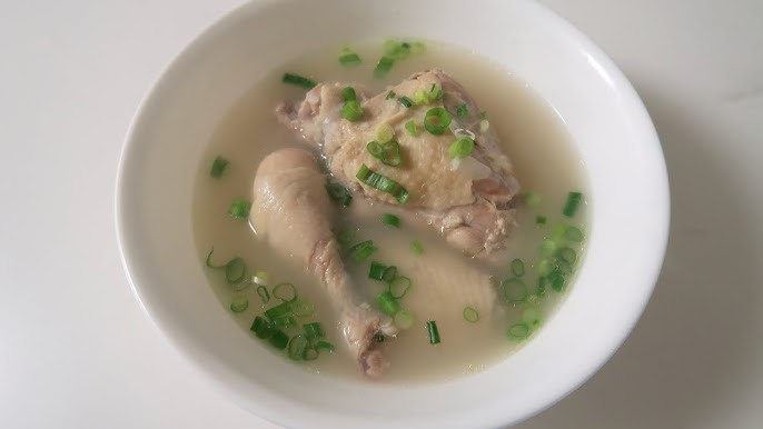 Vietnamese Chicken Soup with Lemongrass