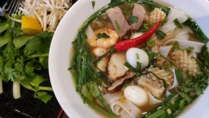 dry vs wet vietnamese soup